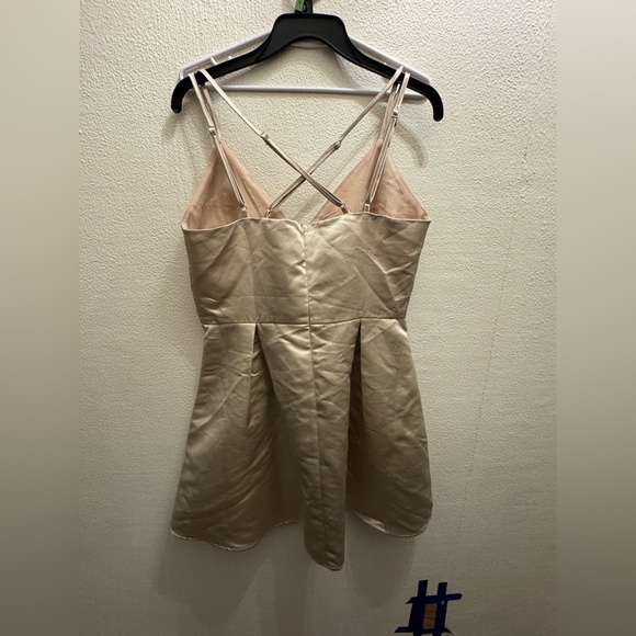 Women’s PrettyLittleThing Formal Gold Champagne Mini Cocktail Dress - Picture 3 of 7